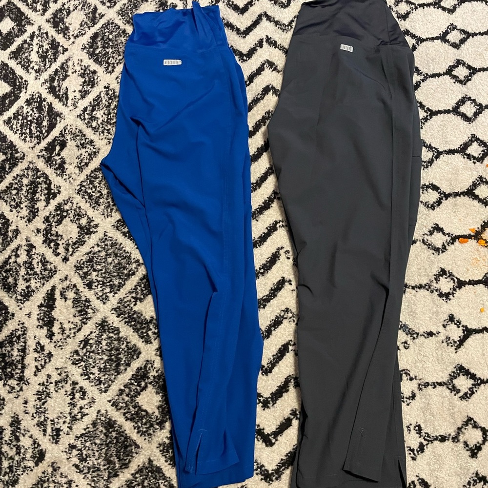 Maternity scrubs